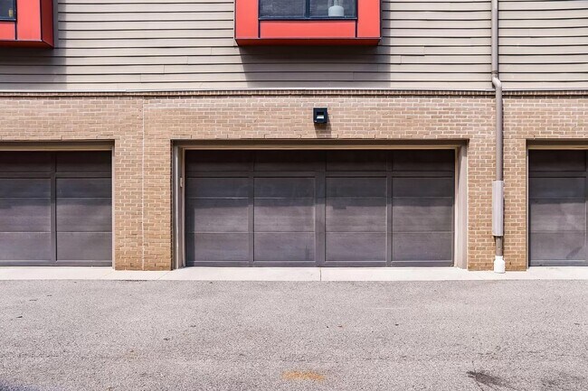 Building Photo - 111 Aston Row Ln