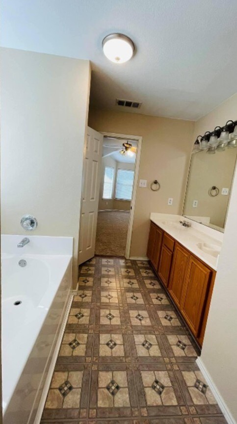 Building Photo - 3516 Valley Forge Dr