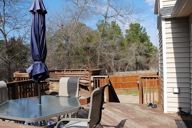 Building Photo - Wonderful Home in the Willow Lakes Community!