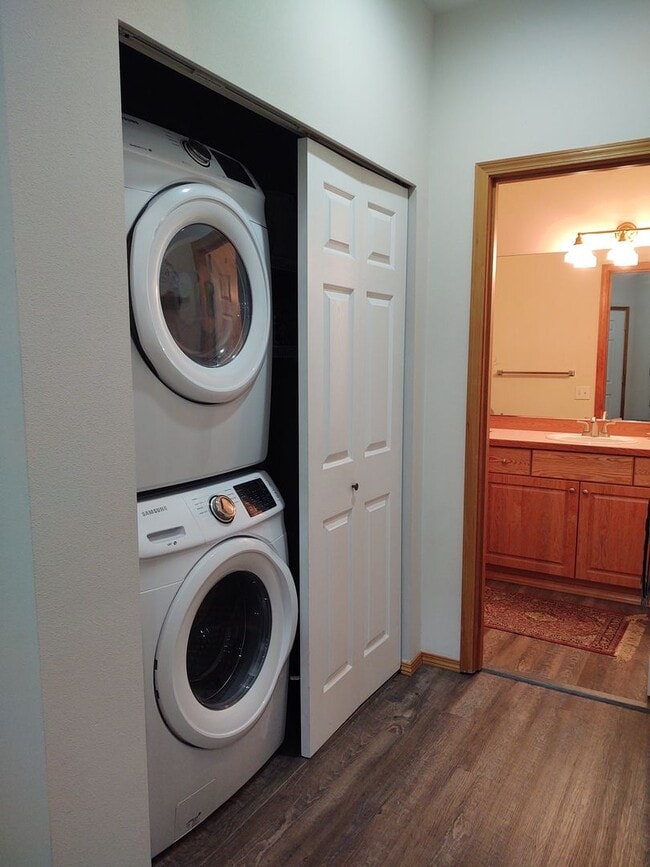 Building Photo - Townhome in Silverdale's Summerwind Community