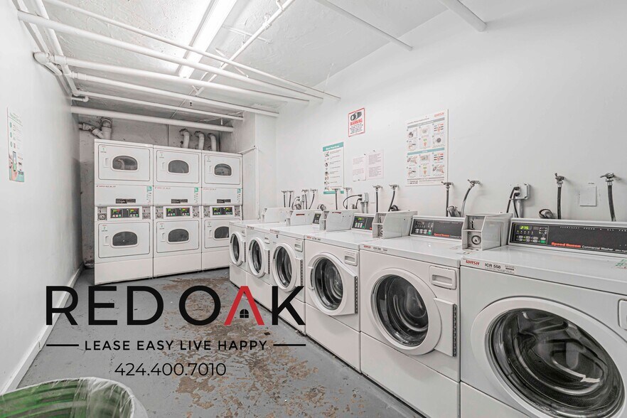 Building Photo - 854 S Oxford Ave