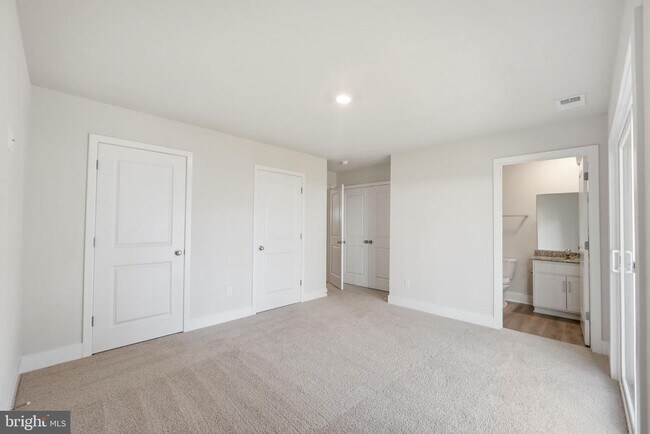 Building Photo - 113 Lakota St