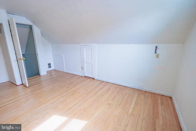 Building Photo - 419 University Blvd