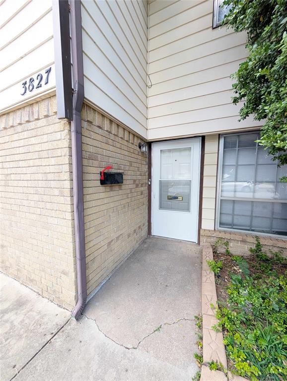 Building Photo - 3827 N Harvard Ave