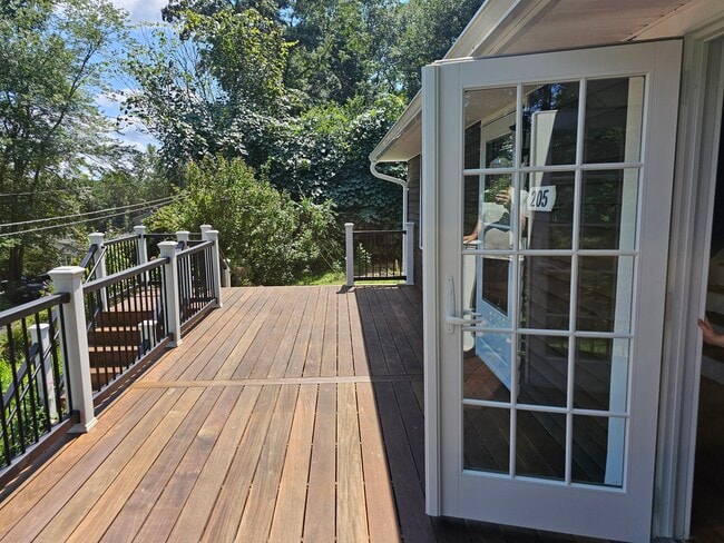 Building Photo - 205 Catlin Rd