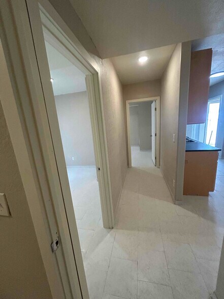 Building Photo - 14432 S Johnson Vis Cir