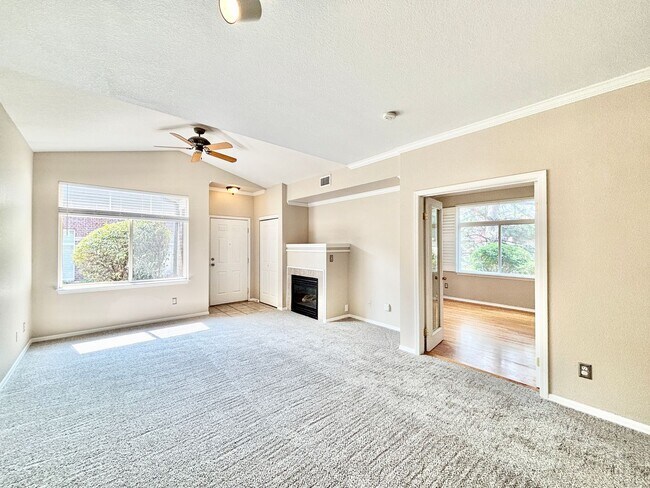 Building Photo - 6458 Silver Mesa Dr