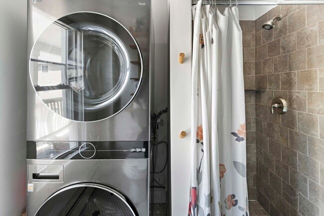 Building Photo - 32 Harvard St