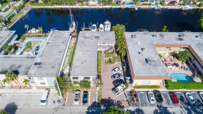 Building Photo - 2621 NE 1st St