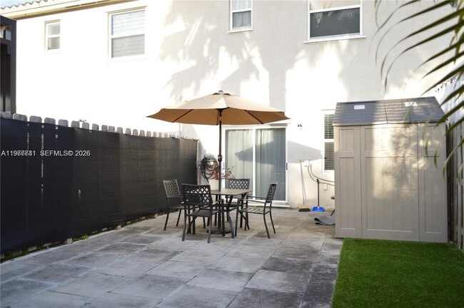 Building Photo - 1522 SE 26th Ter