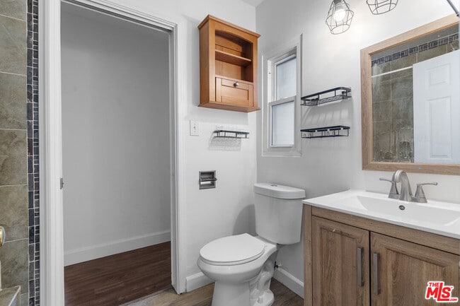 Building Photo - 214 N Martha Pl