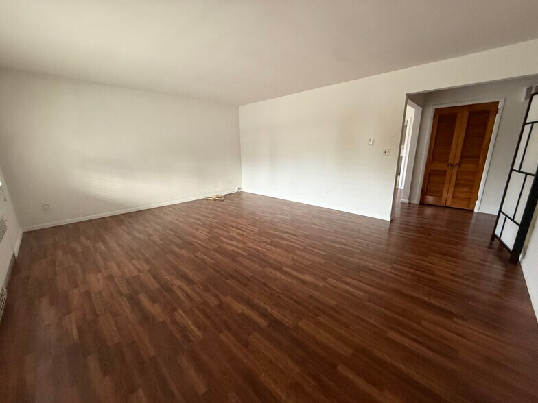 Building Photo - 822 Kingsland Ln