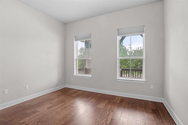 Building Photo - 522 Dayridge Dr