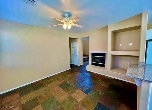 Building Photo - 2455 Silver Sunrise Ln