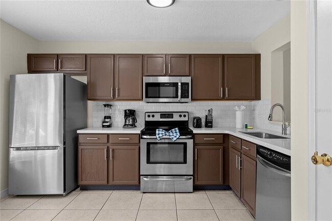 Building Photo - 2116 Cypress Bay Blvd