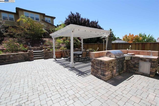 Building Photo - 5199 Salerno Dr