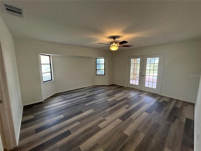 Building Photo - 2093 Rio De Janeiro Ave