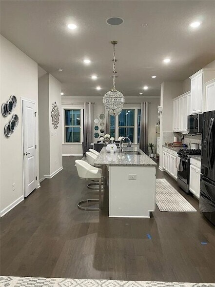 Building Photo - 2008 Hemlock Ln