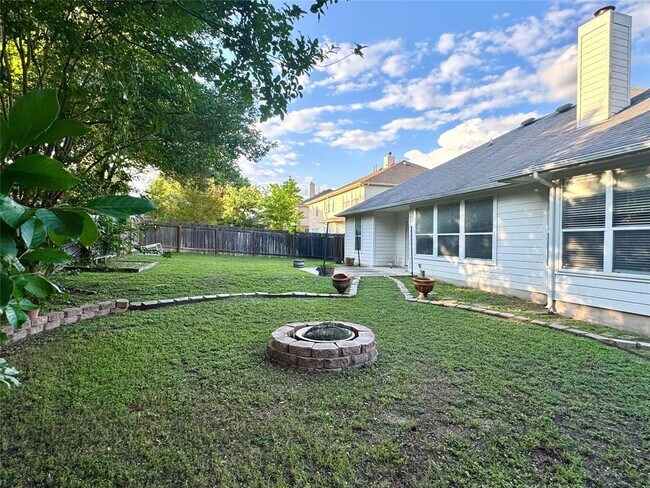 Building Photo - 1104 Vanderbilt Cir