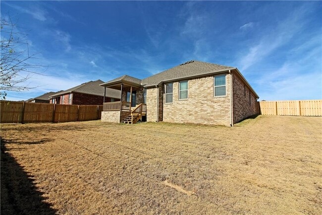 Building Photo - 310 Sullivans Wy