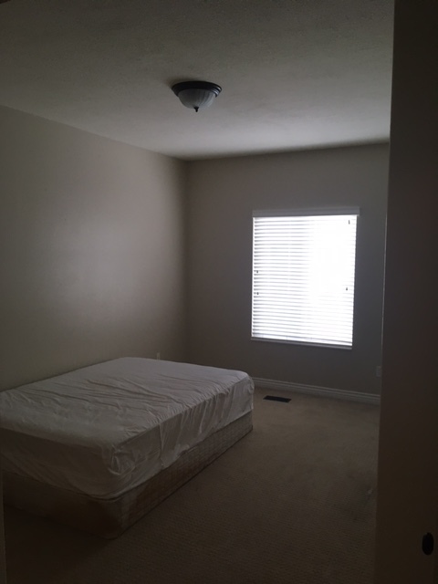 Building Photo - 3859 S Mitchell Cove