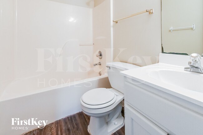 Building Photo - 4383 Grand Pyramid Dr