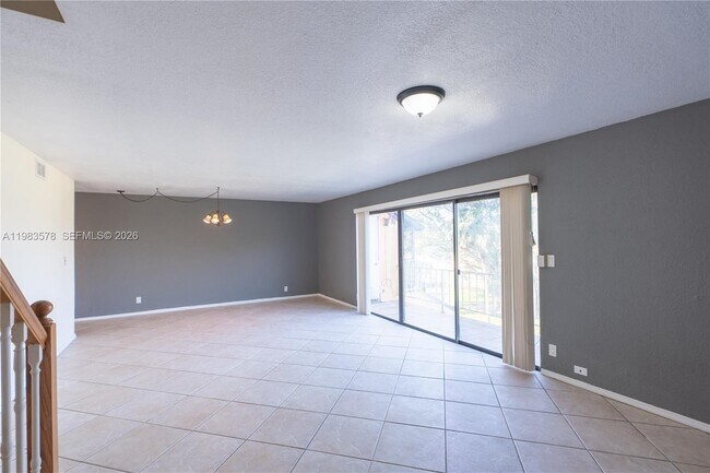 Building Photo - 430 Commodore Dr