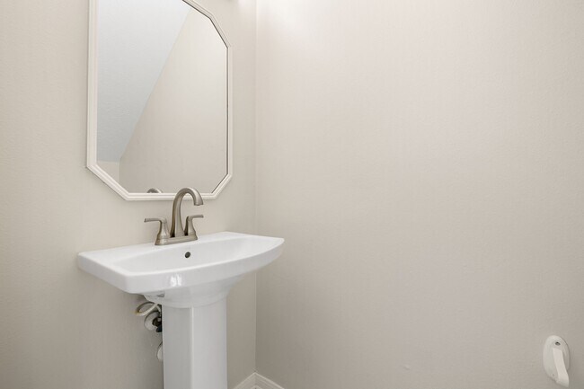 Building Photo - 21039 Vista Trail Ct