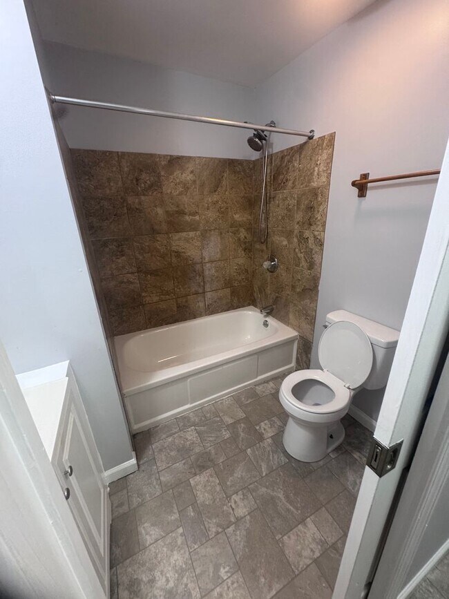 Building Photo - Charming Updated 2-Bedroom Home with Spaci...