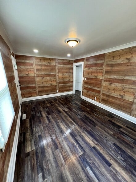 ENTRY OF LIVINGROOM - 905 N Layton Ave