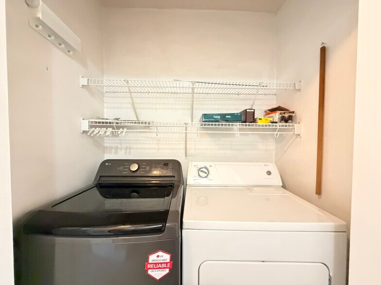 Building Photo - 1707 Zachary Brook Ln
