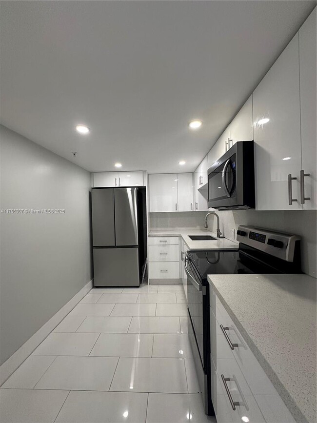 Building Photo - 6969 Collins Ave