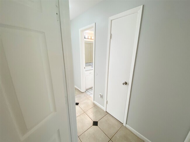 Building Photo - 8214 Riptide Dr