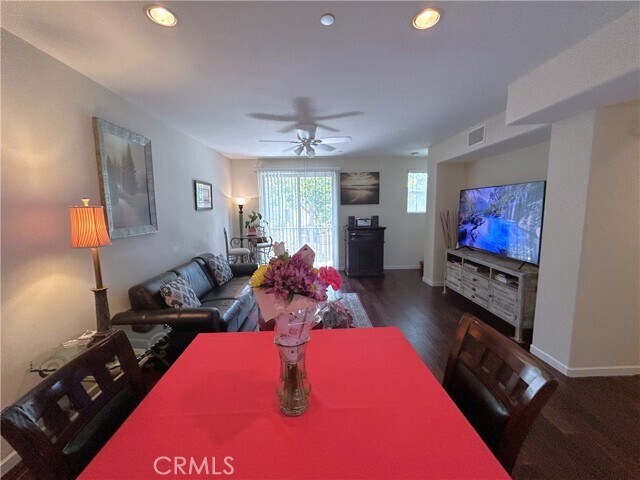 Building Photo - 17871 Shady View Dr