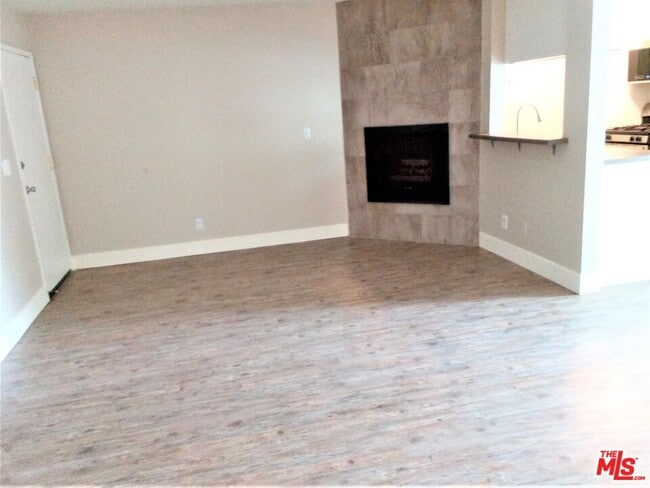 Primary Photo - 11230 Camarillo St