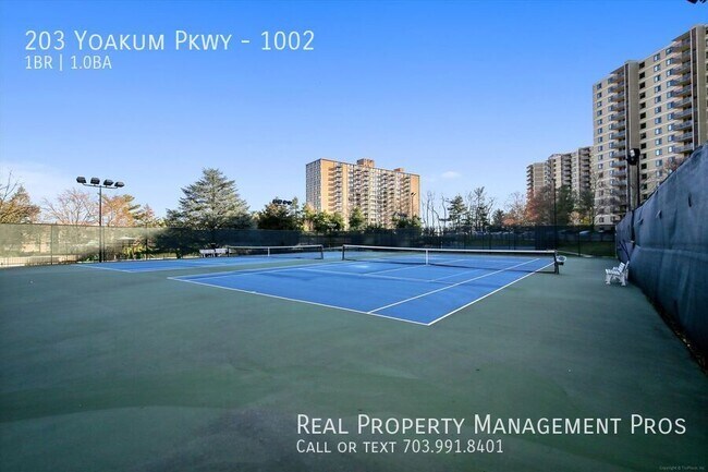 Building Photo - 203 Yoakum Pkwy