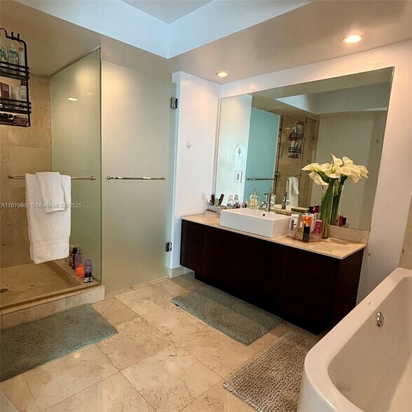 Building Photo - 150 Sunny Isles Blvd