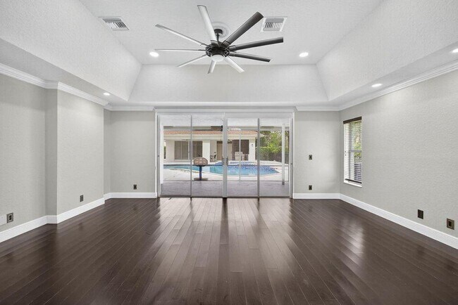 Building Photo - 1295 Longlea Terrace