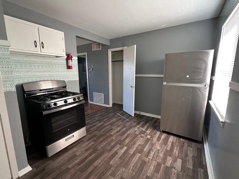 Building Photo - 212 S Fillmore St