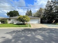 Building Photo - Concord! Beautiful fully remodeled 3 bedro...