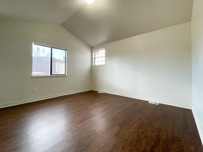 Building Photo - Renovated 3 bedroom 2 bathroom home in quiet Arvada neighborhood!