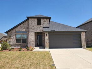 Building Photo - 621 Maple Leaf Way