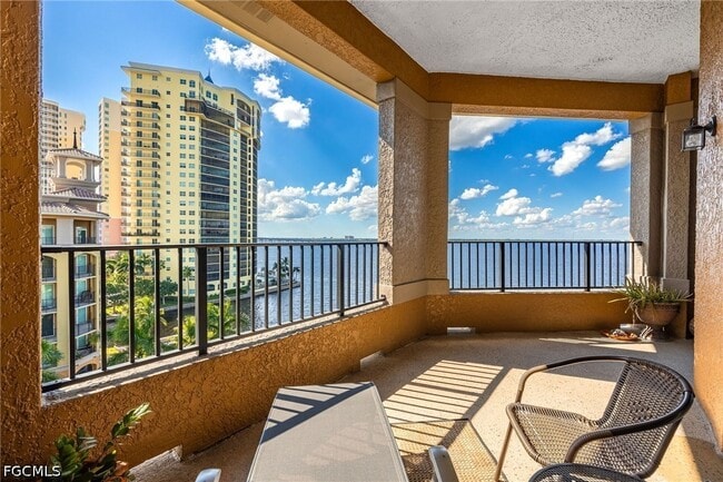 Building Photo - 2825 Palm Beach Blvd