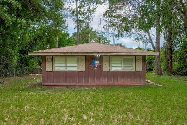 Primary Photo - 201 Ivanhoe Dr E