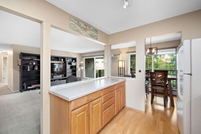 Building Photo - 4860 Park Commons Dr