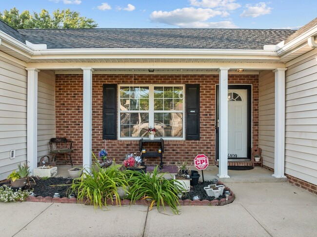 Building Photo - Charming 3-Bedroom Brick Ranch in Raleigh ...