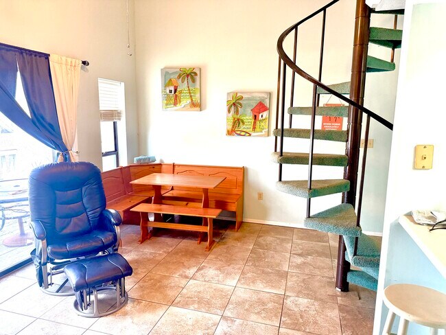 Building Photo - 17614 Front Beach Rd