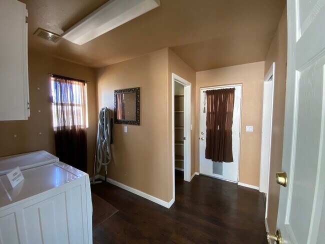 laundry room - 3640 Vega Dr