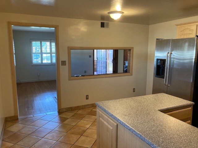 Building Photo - 495 Hamilton Ave