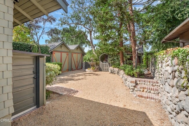 Building Photo - 847 S Los Robles Ave